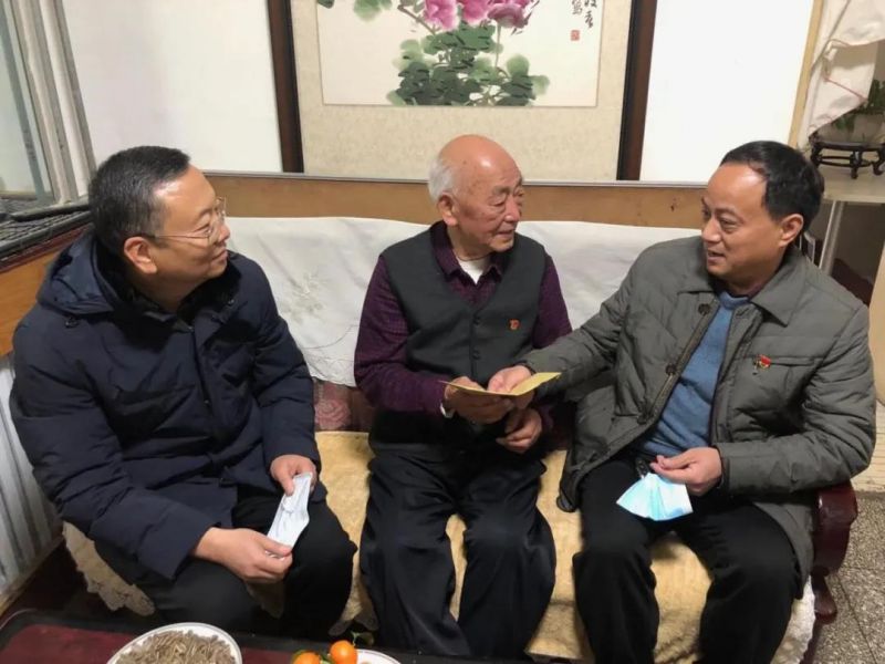 弘義集團開(kāi)展春節前走訪(fǎng)慰問(wèn)生活困難黨員、老黨員、老干部活動(dòng)